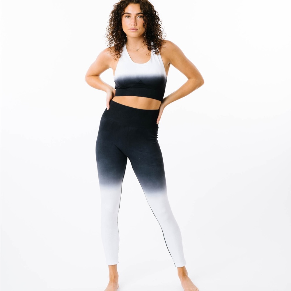 Black and White Ombre Performance Hi-Rise 7/8 24"